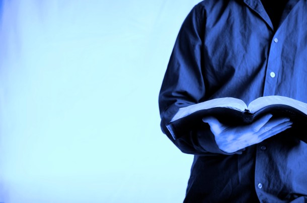 reading-bible_blue2